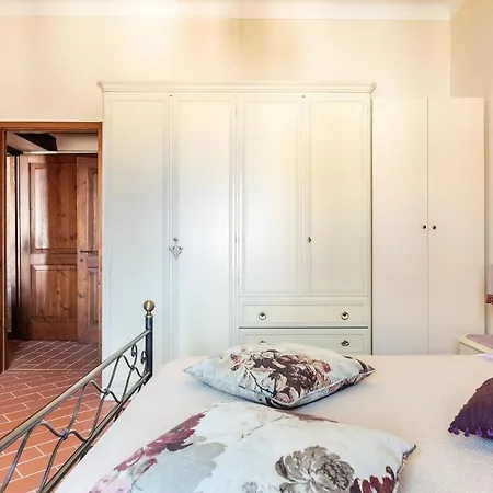 In Pietra Del '700 *