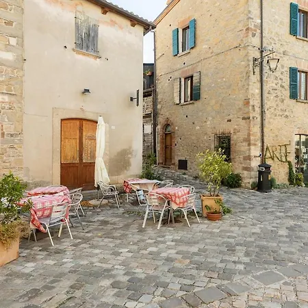 Appartement In Pietra Del '700 *