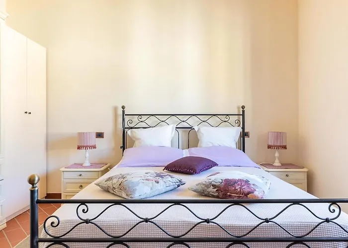 Apartament In Pietra Del '700