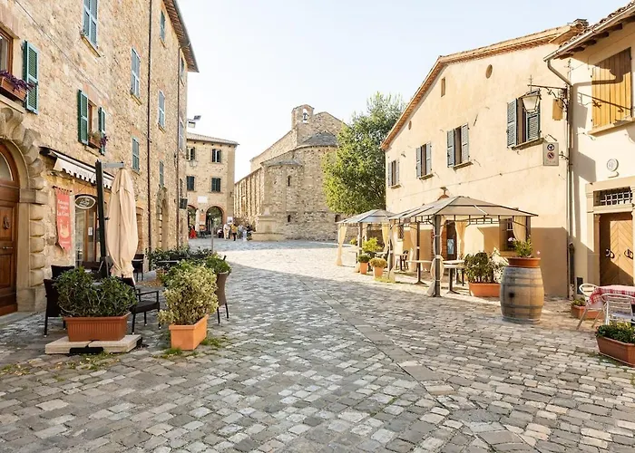 Apartament In Pietra Del '700 *