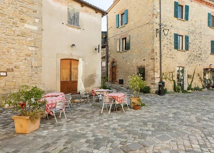 Apartament In Pietra Del '700 *